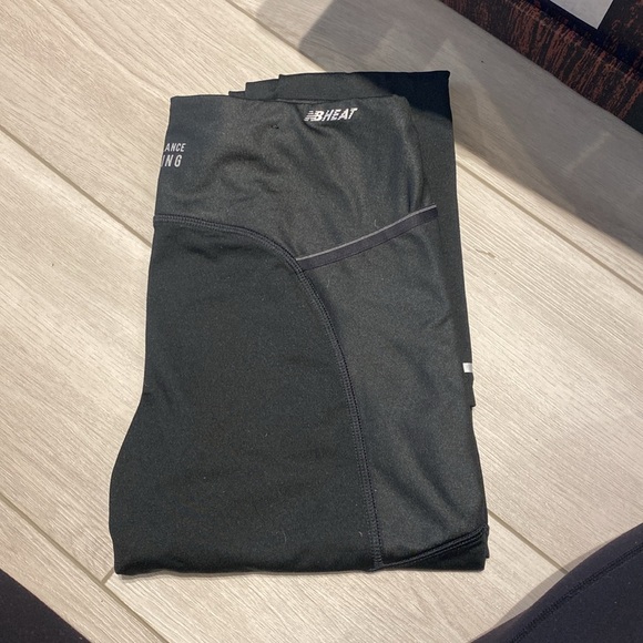 NEW BALANCE WOMEN'S IMPACT RUN HEAT GRID TIGHT - Picture 2 of 2